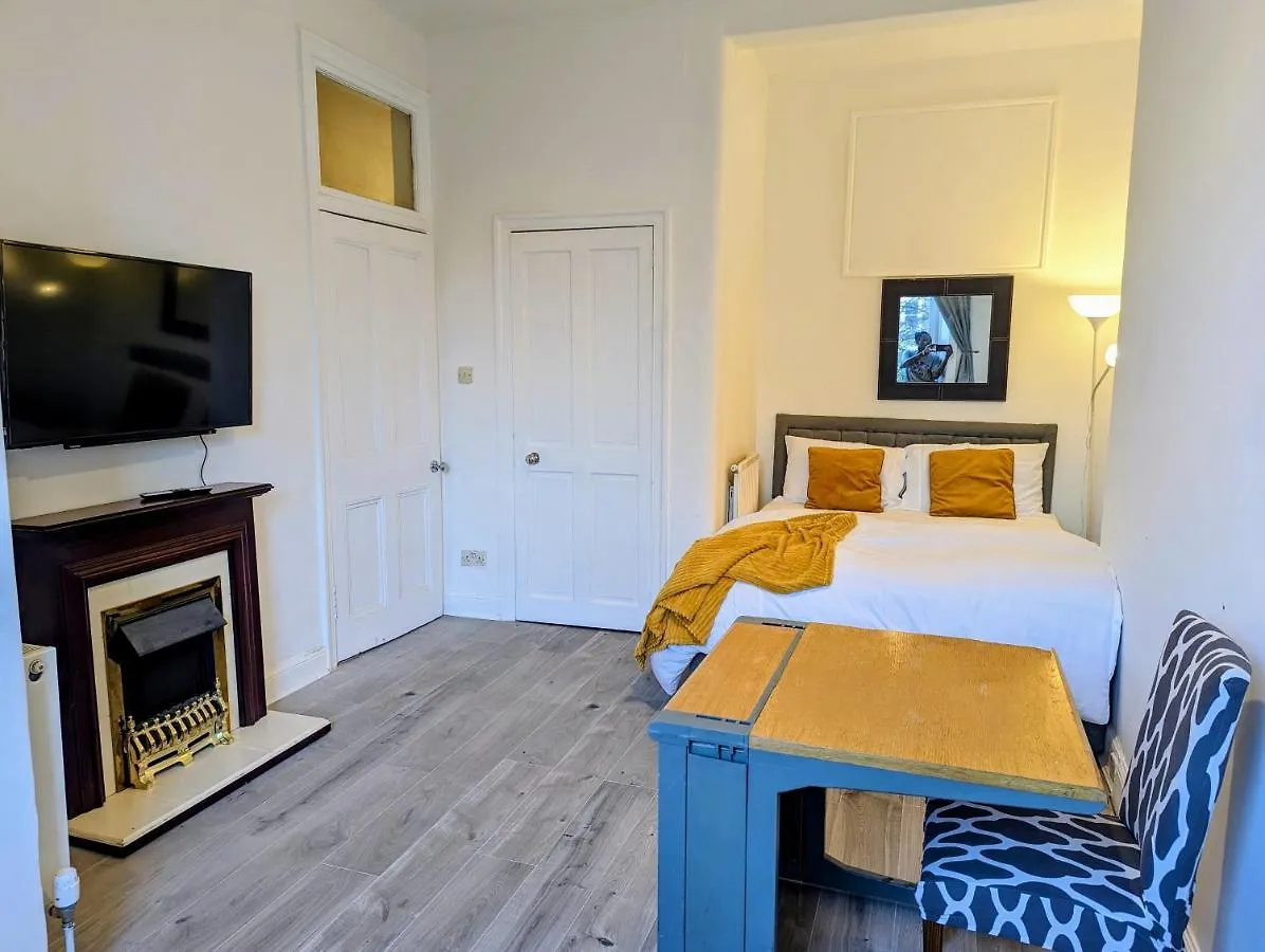 Ensuite Room In The City Edinburgh