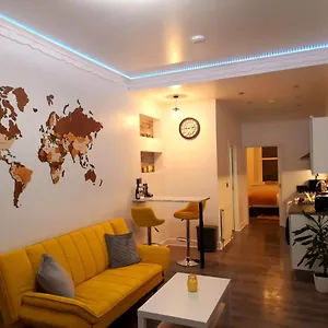  Apartment Modern Flat Near Centre.