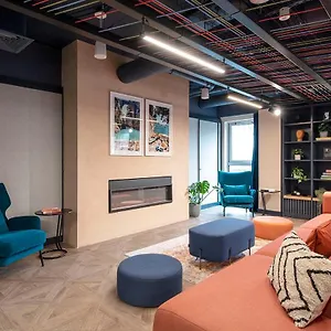  Apartment Sleek Studios, And Private Bedrooms At Silk Mill Close To Old Town