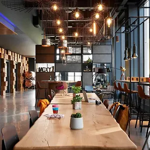 Moxy Fountainbridge Hotel
