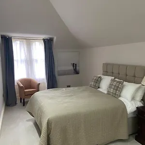  Apartment Merchiston