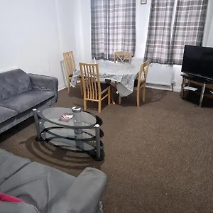 Simple 2bed Flat In Edinburgh. EDI