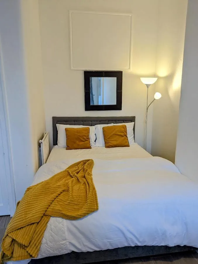 Ensuite Room In The City Edinburgh 0*,